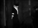 Number Seventeen (1932)Anne Grey and railway